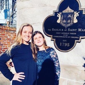 Meet your Posher, Hollis